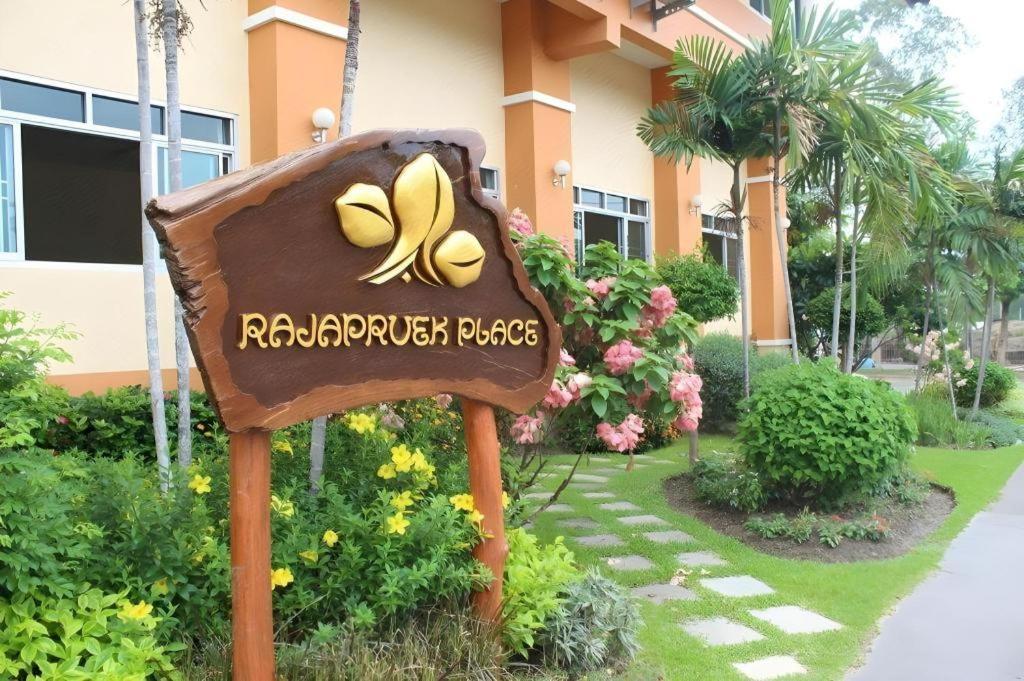 Hotel Rajapruek Place